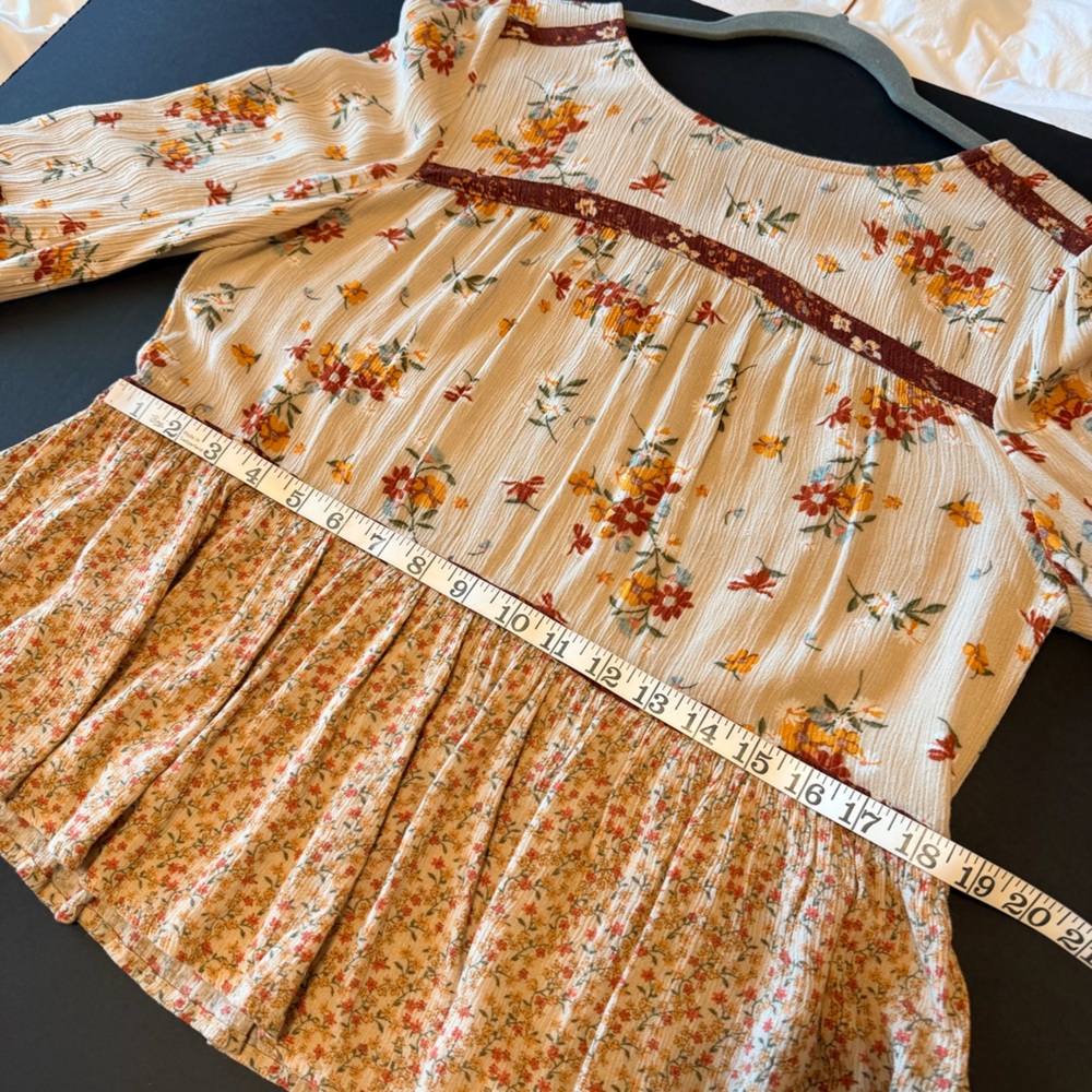 Maurices bohemian flowy blouse, tan, peasant sleeves, floral print size S - Picture 5 of 13